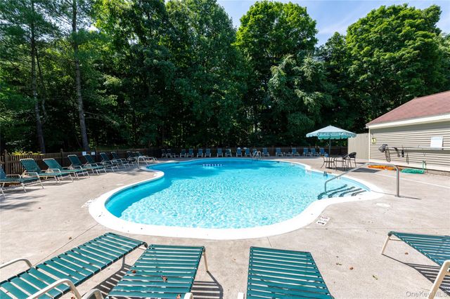 502 Kensington Way, Mount Kisco, NY 10549