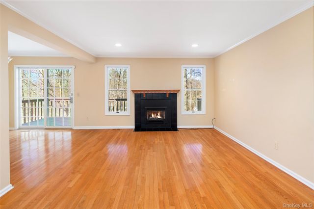 502 Kensington Way, Mount Kisco, NY 10549