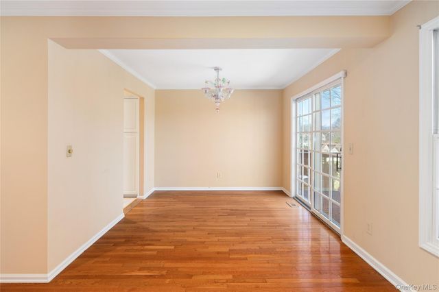 502 Kensington Way, Mount Kisco, NY 10549