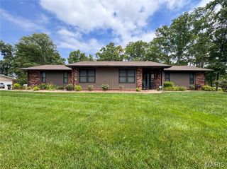 116 Lakewood Drive, Columbia, IL 62236