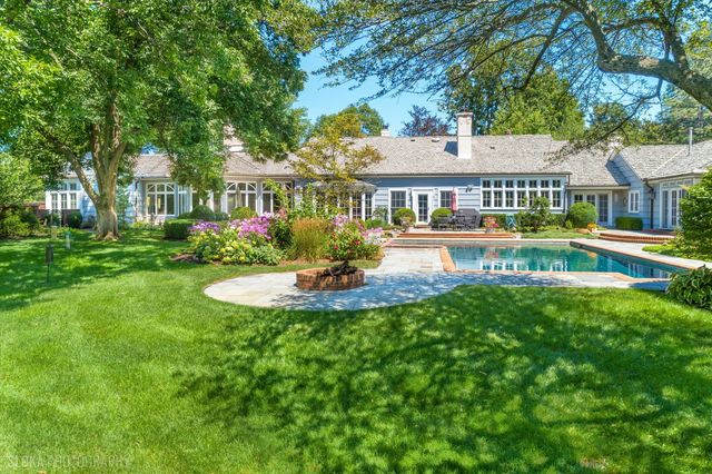 373 W County Line Road, Barrington Hills, IL 60010