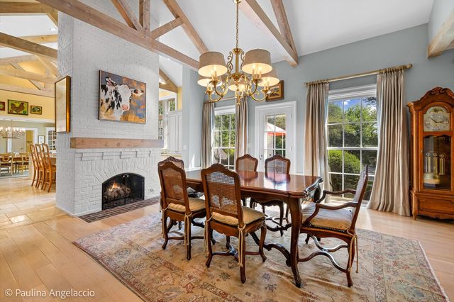 373 W County Line Road, Barrington Hills, IL 60010