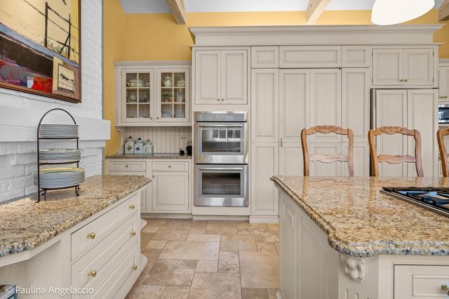 373 W County Line Road, Barrington Hills, IL 60010