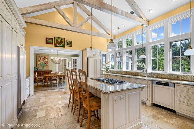 373 W County Line Road, Barrington Hills, IL 60010