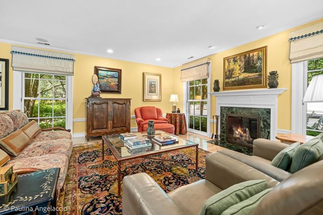373 W County Line Road, Barrington Hills, IL 60010