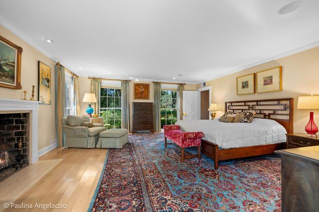 373 W County Line Road, Barrington Hills, IL 60010