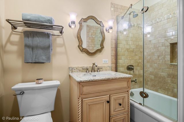 373 W County Line Road, Barrington Hills, IL 60010
