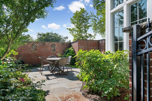 373 W County Line Road, Barrington Hills, IL 60010