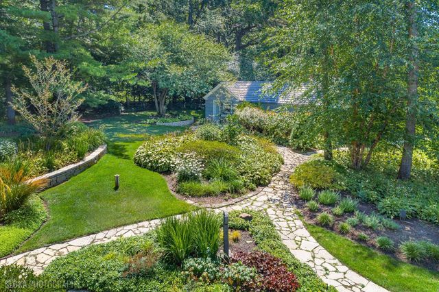 373 W County Line Road, Barrington Hills, IL 60010