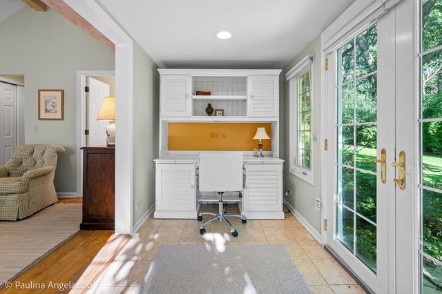 373 W County Line Road, Barrington Hills, IL 60010