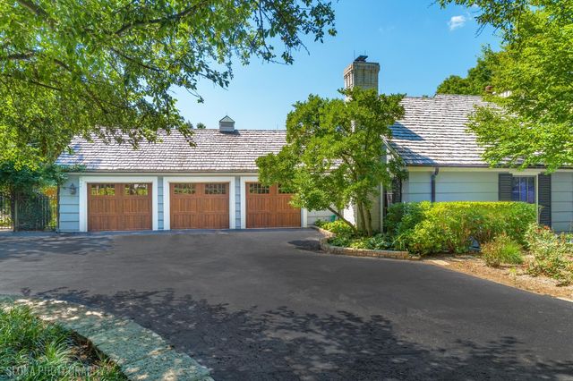 373 W County Line Road, Barrington Hills, IL 60010