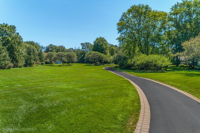 373 W County Line Road, Barrington Hills, IL 60010