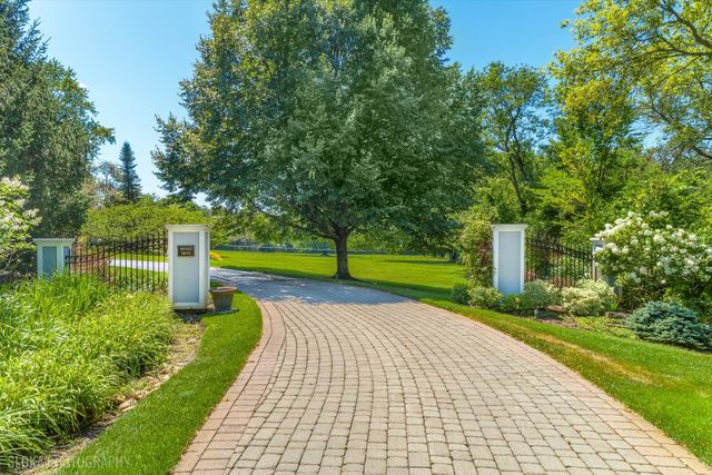 373 W County Line Road, Barrington Hills, IL 60010