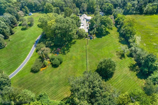 373 W County Line Road, Barrington Hills, IL 60010