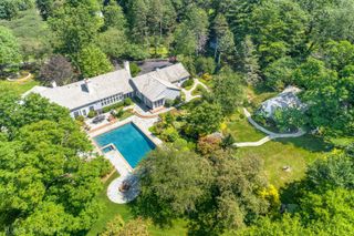 373 W County Line Road, Barrington Hills, IL 60010