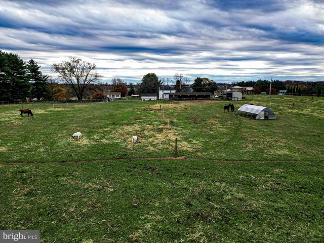 54 MITCHELL RD, Airville, PA 17302