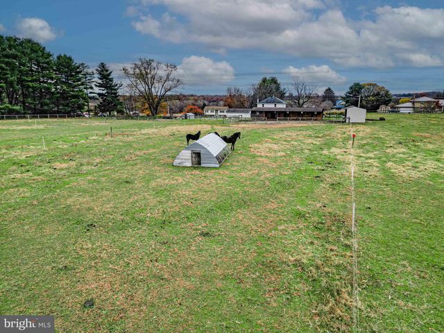 54 MITCHELL RD, Airville, PA 17302