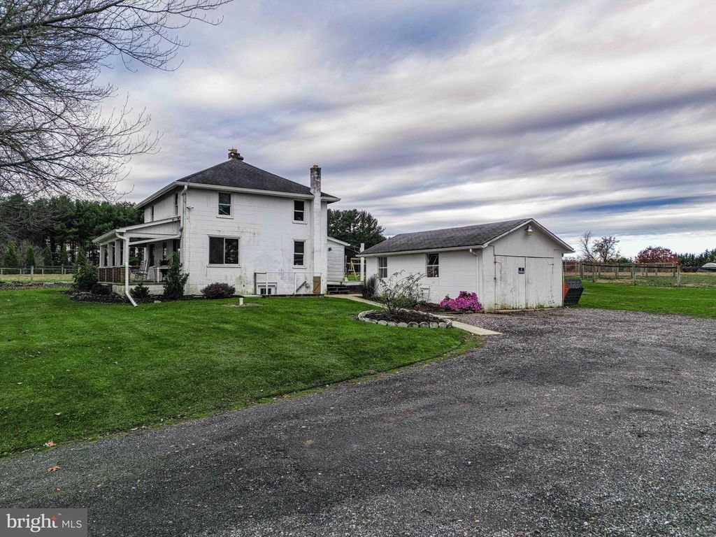 54 MITCHELL RD, Airville, PA 17302