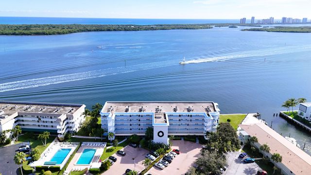 60 Yacht Club Drive 405, North Palm Beach, FL 33408
