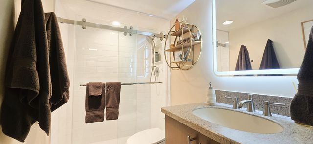 60 Yacht Club Drive 405, North Palm Beach, FL 33408