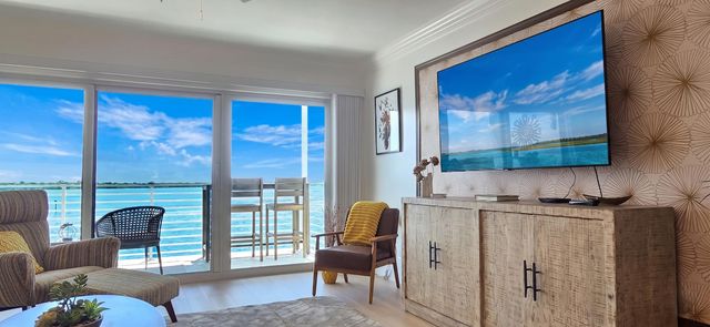 60 Yacht Club Drive 405, North Palm Beach, FL 33408