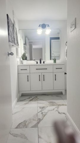 3025 Walnut Bend 35, Houston, TX 77042