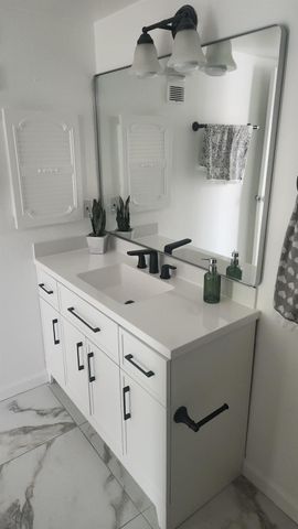 3025 Walnut Bend 35, Houston, TX 77042