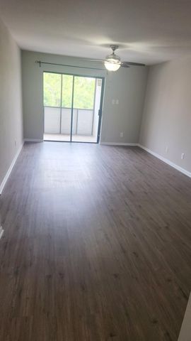 3025 Walnut Bend 35, Houston, TX 77042