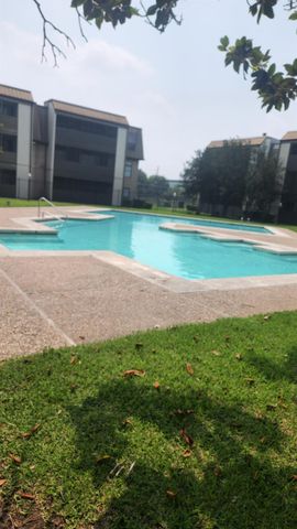 3025 Walnut Bend 35, Houston, TX 77042