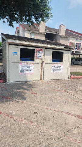 3025 Walnut Bend 35, Houston, TX 77042