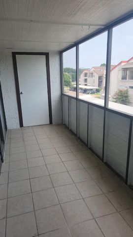 3025 Walnut Bend 35, Houston, TX 77042