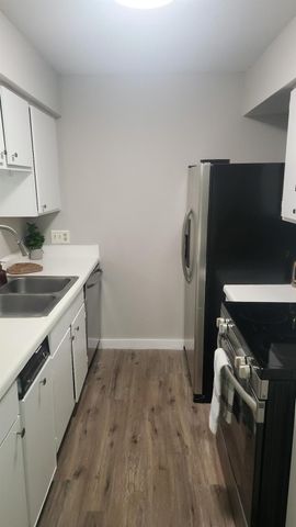 3025 Walnut Bend 35, Houston, TX 77042