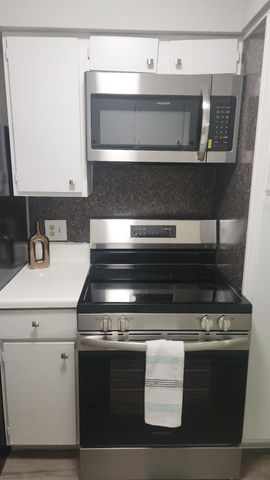 3025 Walnut Bend 35, Houston, TX 77042