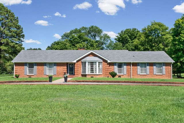 409 Wingate Dr, Clarksville, TN 37043