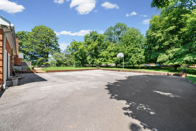 409 Wingate Dr, Clarksville, TN 37043
