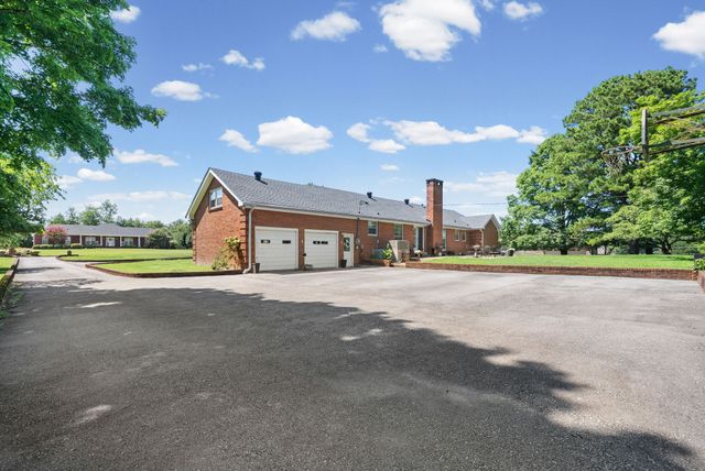 409 Wingate Dr, Clarksville, TN 37043
