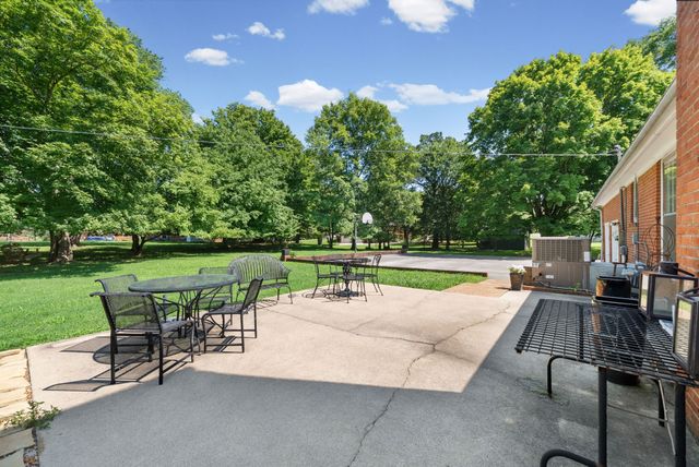 409 Wingate Dr, Clarksville, TN 37043