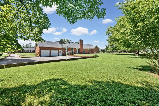 409 Wingate Dr, Clarksville, TN 37043