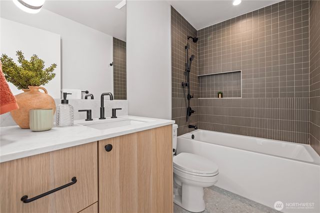3022 NE 95th, Seattle, WA 98115