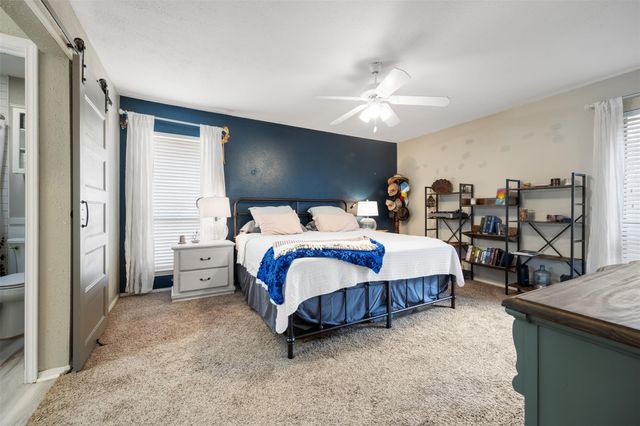 111 Pecan DR, Mountain City, TX 78610