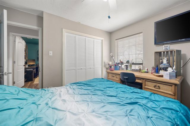 111 Pecan DR, Mountain City, TX 78610