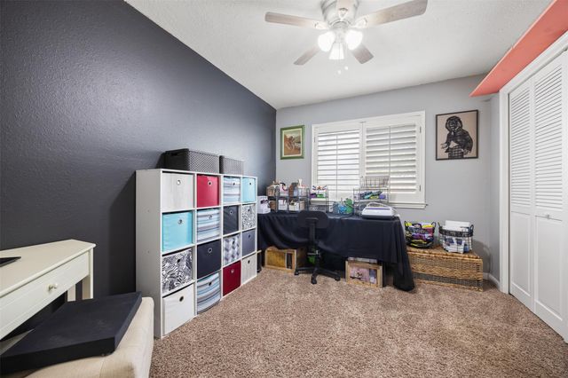 111 Pecan DR, Mountain City, TX 78610