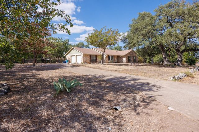 111 Pecan DR, Mountain City, TX 78610