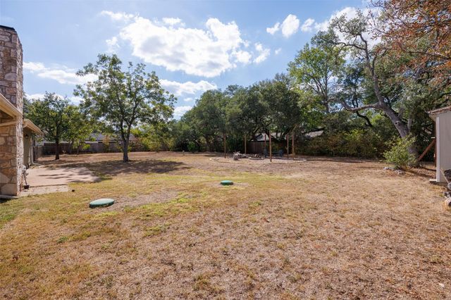 111 Pecan DR, Mountain City, TX 78610