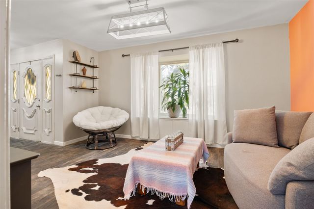 111 Pecan DR, Mountain City, TX 78610