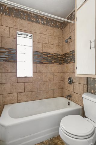 128 N Sedgwick St, Wichita, KS 67203
