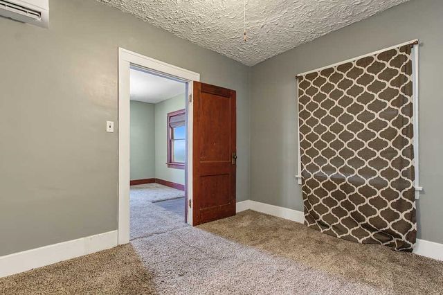 128 N Sedgwick St, Wichita, KS 67203