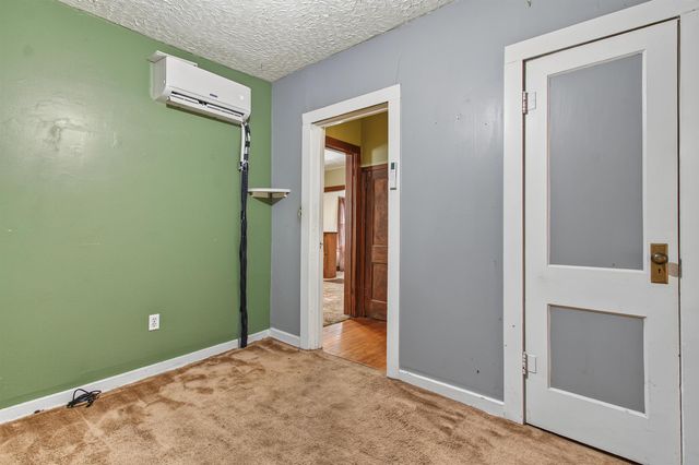 128 N Sedgwick St, Wichita, KS 67203