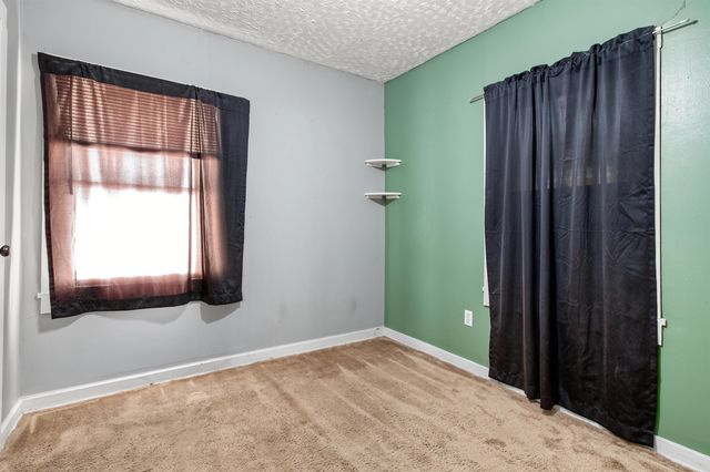 128 N Sedgwick St, Wichita, KS 67203