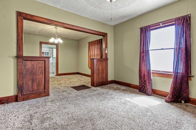 128 N Sedgwick St, Wichita, KS 67203